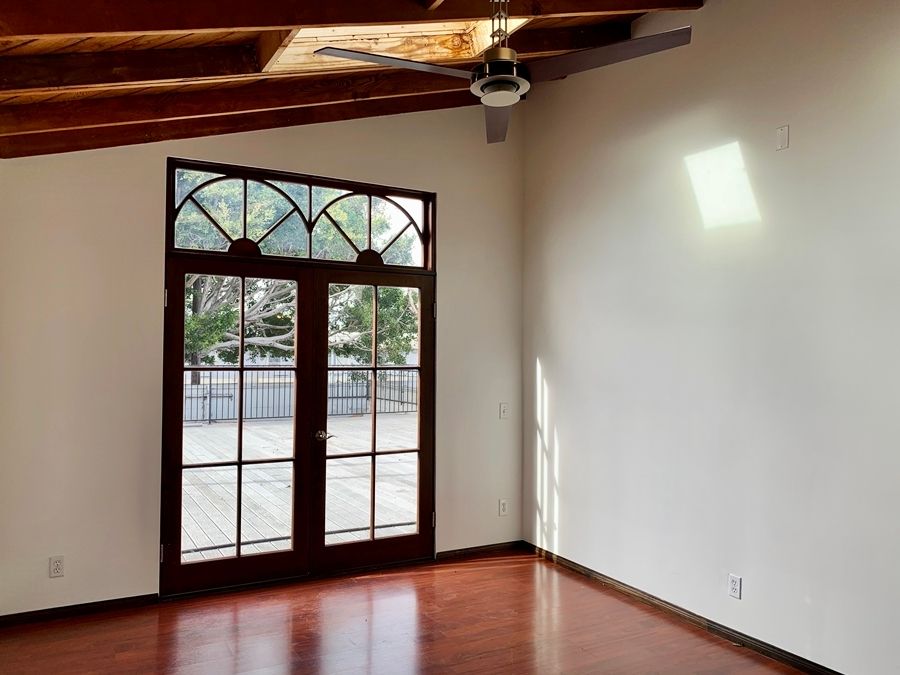 2905 Stanford Ave